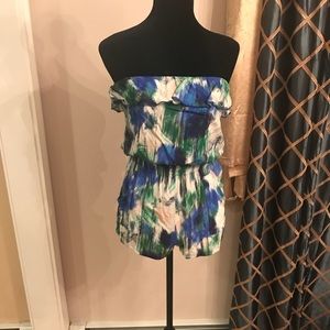 Adorable romper! 💙💚